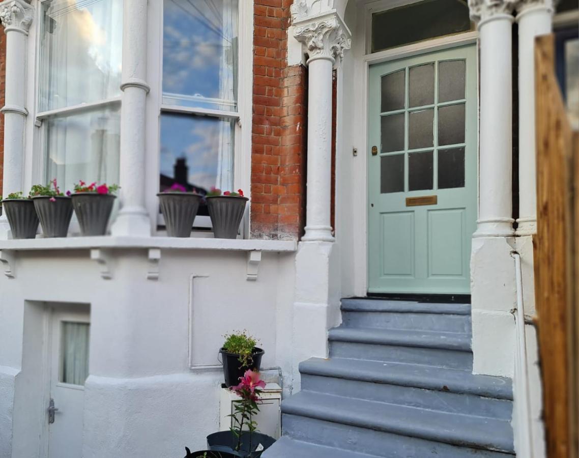 3-Bed House In London Self-Contained In Ladywell Villa Kültér fotó