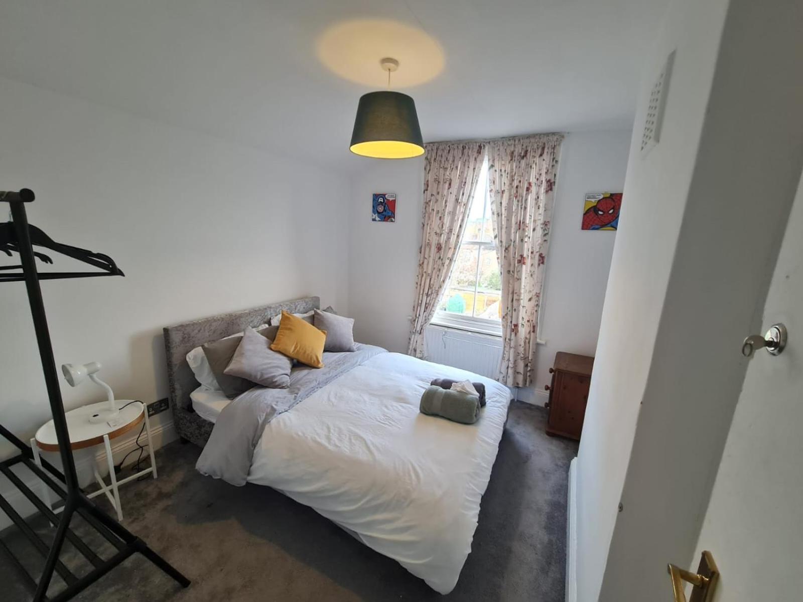 3-Bed House In London Self-Contained In Ladywell Villa Kültér fotó