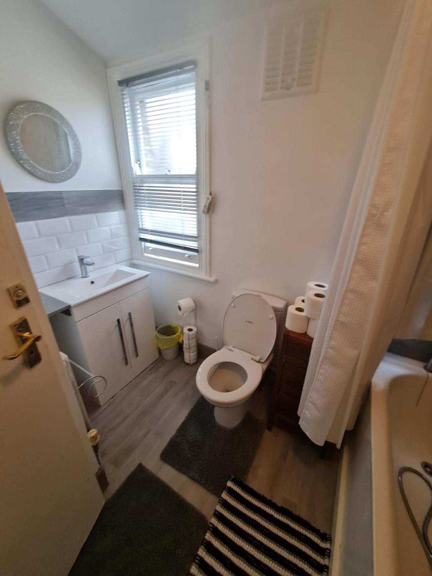 3-Bed House In London Self-Contained In Ladywell Villa Kültér fotó