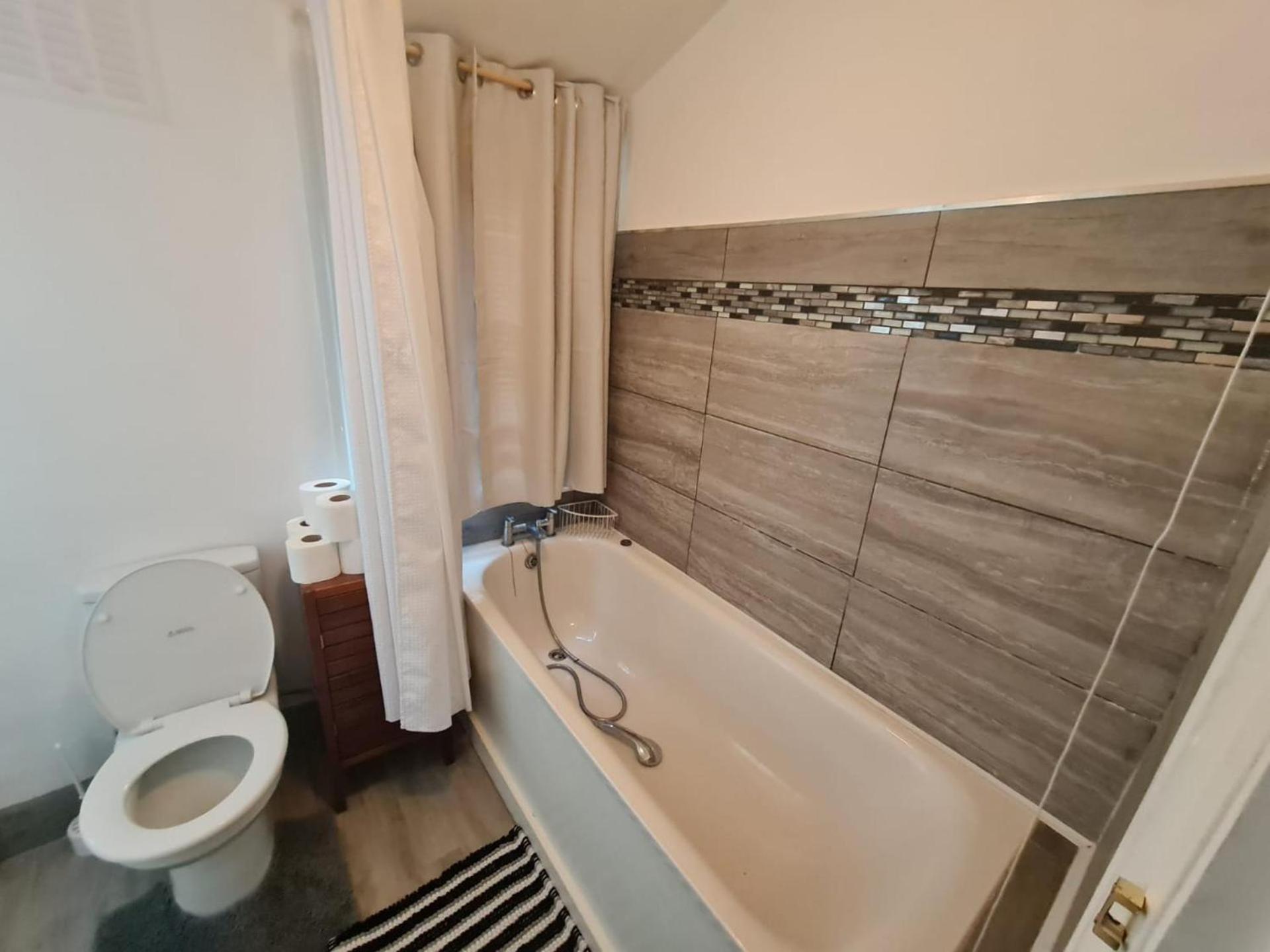 3-Bed House In London Self-Contained In Ladywell Villa Kültér fotó